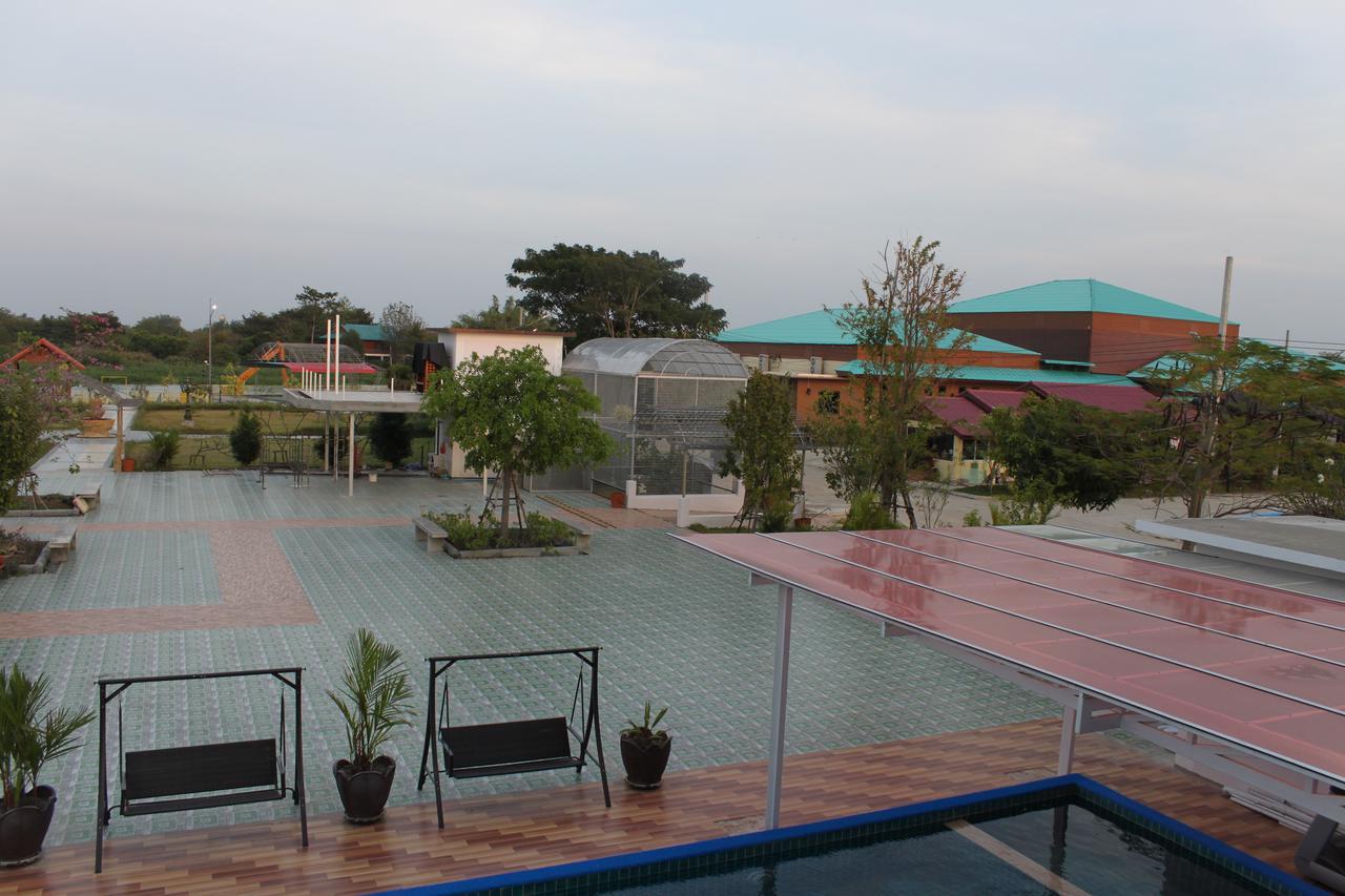 Menam Resort Nakhon Pathom Exterior foto